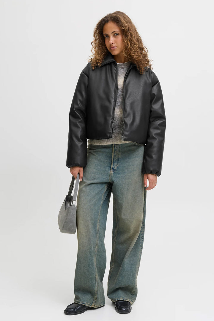 Bomber nero da donna in finta pelle JJXX