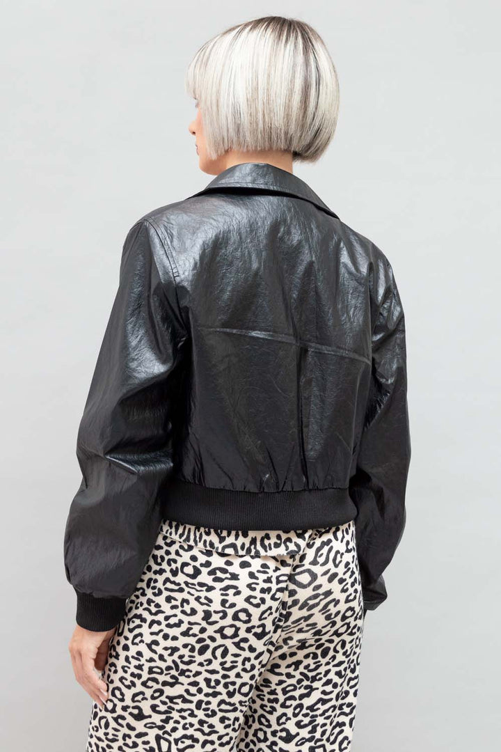 Giubbino nero in similpelle