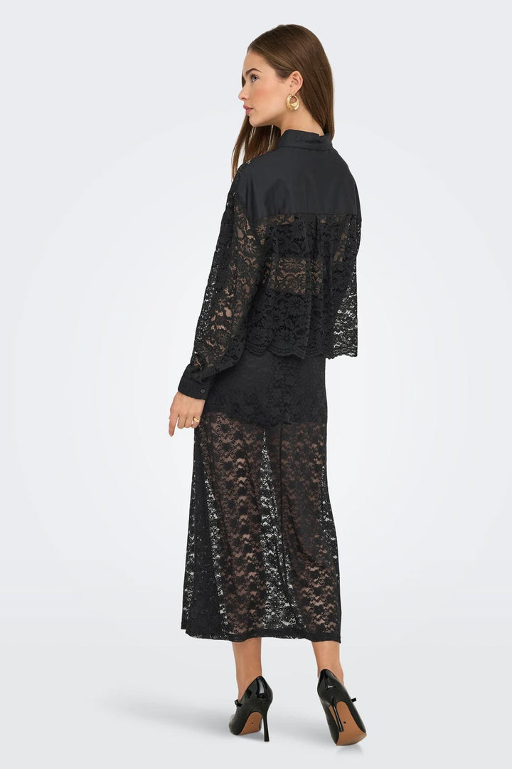 Camicia nera in pizzo a maniche lunghe