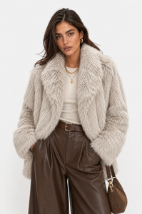 Ecopelliccia beige da donna corta