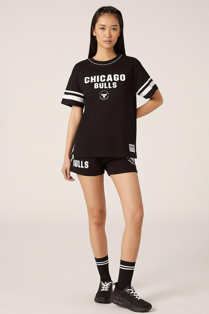 T-shirt nera crop Nba "Chicaco Bulls"
