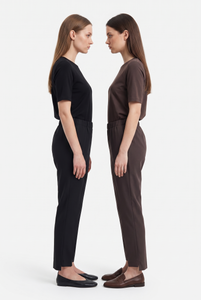 Pantalone pratico.