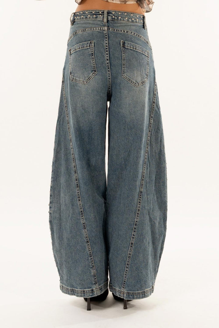 Jeans barrel con borchie di Kontatto