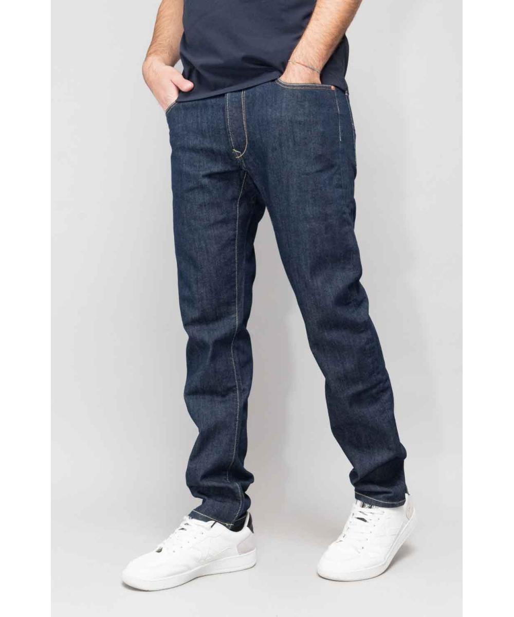 Jeans zero clearance construction